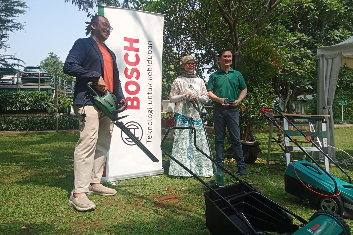 Bosch Home and Garden menghadirkan rangkaian produk yang dirancang untuk memenuhi berbagai kebutuhan berkebun, mulai dari perawatan halaman rumput, pemangkasan semak pagar, hingga proyek swakriya taman.