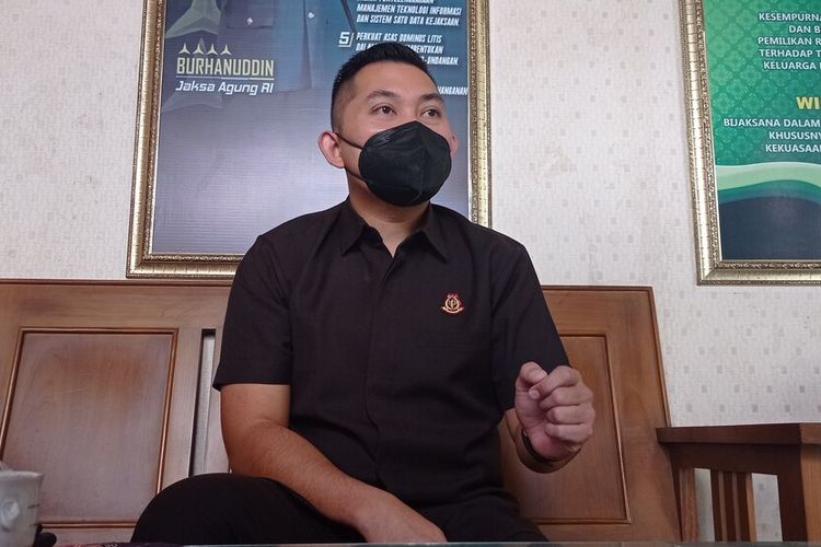 Kepala Seksi Pidana Umum Kejaksaan Negeri Ngawi Putra Reza Akzha Ginting, janjikan menjadi polwan dengan biaya Rp 300 juta Sekcam di Ngawi tersandung kasus hukum.