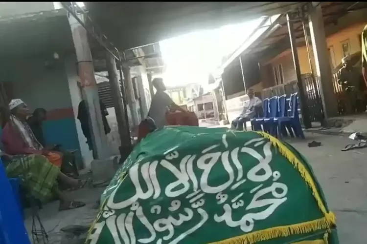 Korban Gempa Flores Meninggal Beralaskan Terpal di Tenda Darurat, Jumlah Korban Jiwa di Sikka Bertambah