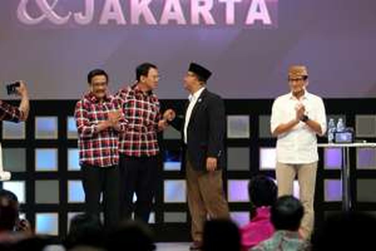 Kandidat calon gubernur dan wakil gubernur DKI Jakarta nomor urut 2, Basuki Tjahaja Purnama dan Djarot Saiful Hidayat serta pasangan kandidat nomor urut 3, Anies Baswedan dan Sandiaga Uno saat debat kandidat program acara Rosi dan Kandidat Pemimpin yang di selenggarakan Kompas TV  Jakarta di Djakarta Theater Ballroom, Jakarta, Kamis (15/12/2016).