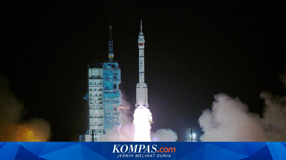 Siap Saingi SpaceX, China Sukses Daratkan Roket di Platform Laut