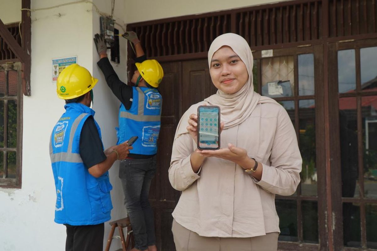 Melalui program Tahun Baru Energi Baru, masyarakat kini bisa menikmati diskon 50 persen untuk biaya tambah daya listrik setiap transaksi melalui aplikasi PLN Mobile.
