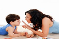 Manfaat Mengajarkan Anak untuk Banyak Tertawa dan Bersikap Sopan