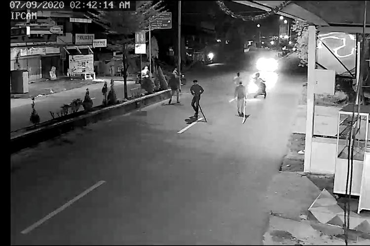 Tangkapan CCTV rumah makan Alif Group di Simoang Rimbo Kota Jambi yang terjadi September lalu.