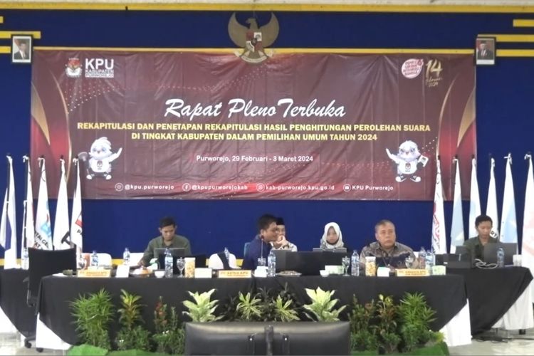 Tangkapan layar akun Youtube KPU Kabupaten Purworejo dalam sidang pleno rekapitulasi tingkat Kabupaten Purworejo diakses pada Selasa (5/3/2024)