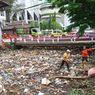 Sampah di Sungai Kendal Akhirnya Dibersihkan, Bupati: Saya Lihat Ada Kasur, Bantal dan Kursi