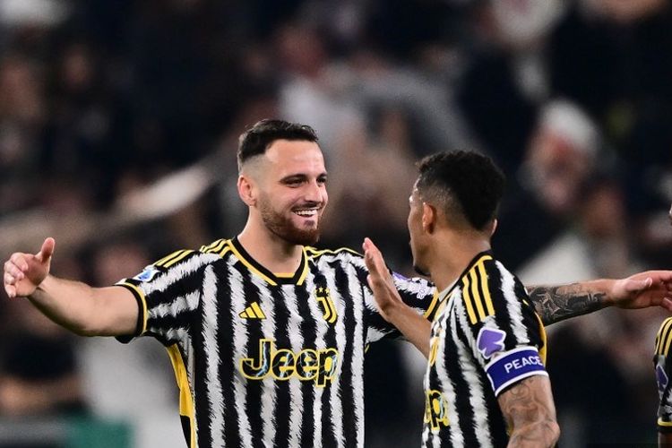 Perayaan gol Federico Gatti dalam laga pekan ke-31 Liga Italia 2023-2024 antara Juventus vs Fiorentina di Stadion Allianz, 7 April 2024. Artikel ini berisi hasil dan klasemen Liga Italia.  (Photo by Marco BERTORELLO / AFP)