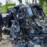 Innova Reborn Ringsek Usai Hantam 2 Truk di Palembang, 3 Orang Terluka