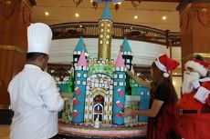 Sambut Natal, Hotel di Solo Ciptakan Kastil dari Kue Sempe dan Opak Angin