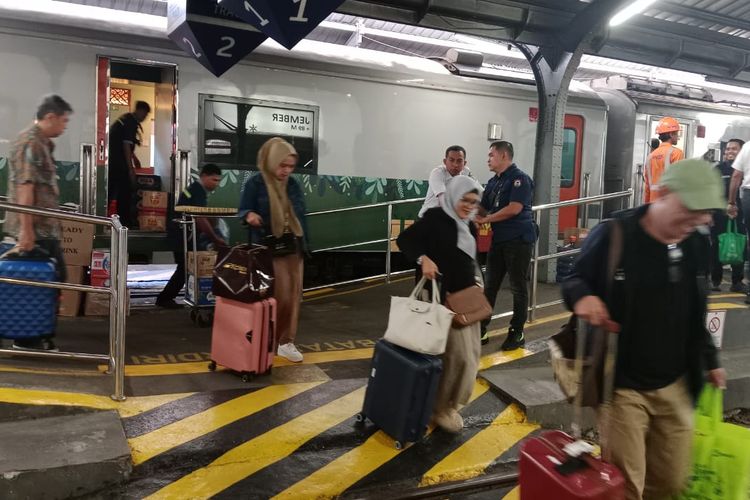 KA Pandanwangi melayani rute Jember-Ketapang Banyuwangi setiap hari 