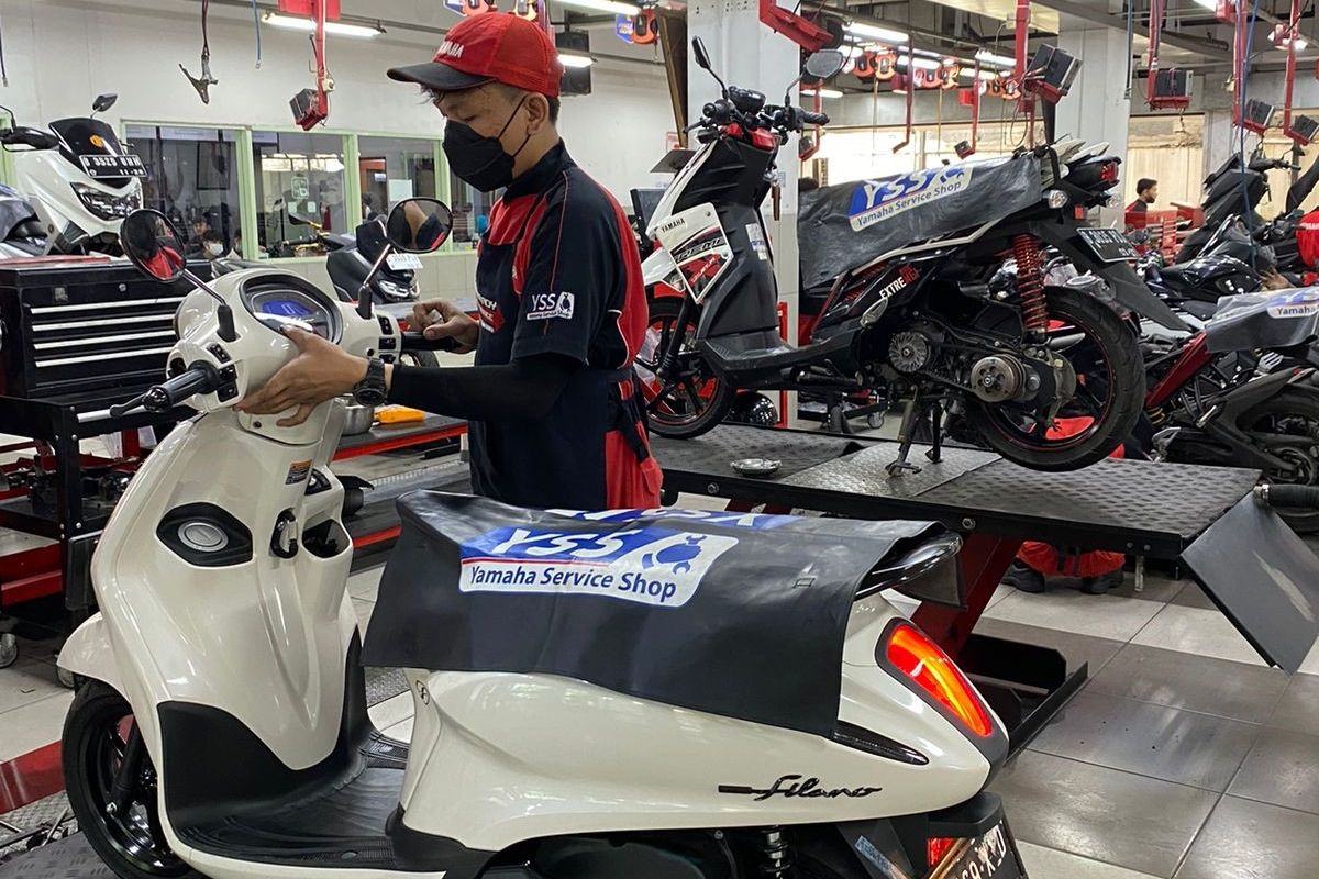 Ilustrasi servis di bengkel Yamaha