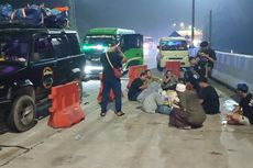 Cerita Pemudik Sahur di Bahu Jalan karena Tak Bisa Masuk 