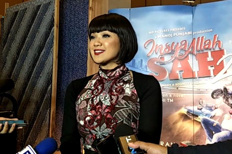 Nirina Zubir di selaa gala premier film Insya Allah Sah 2 di XXI Epicentrum Walk, Jakarta Selatan, Rabu (6/6/2018) malam.