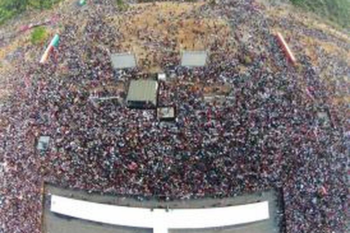 Konser Salam 3 Jari di Monas, Jakarta Pusat, Senin (20/10/2014)