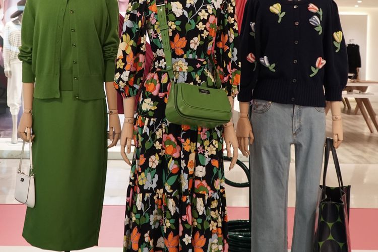 Kate Spade menghadirkan koleksi musim semi 2023 di pop-up store yang penuh dengan pengalam menarik dan menginspirasi.