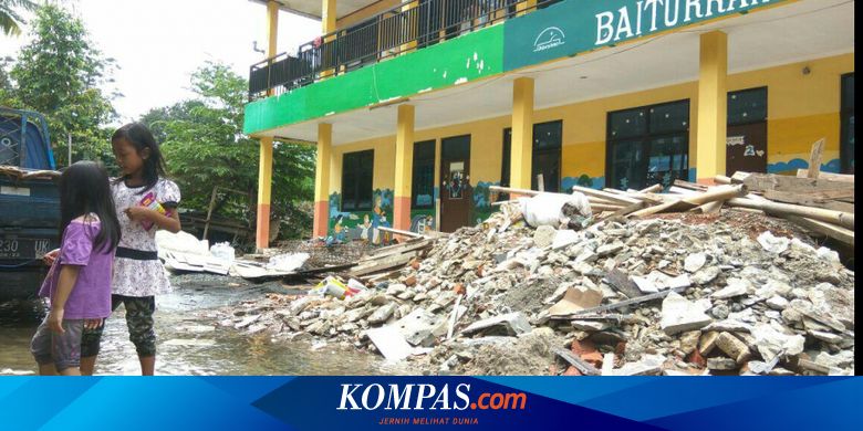 Turap Ambrol, Air Meluap ke TK dan Masjid Baiturrahman, Depok