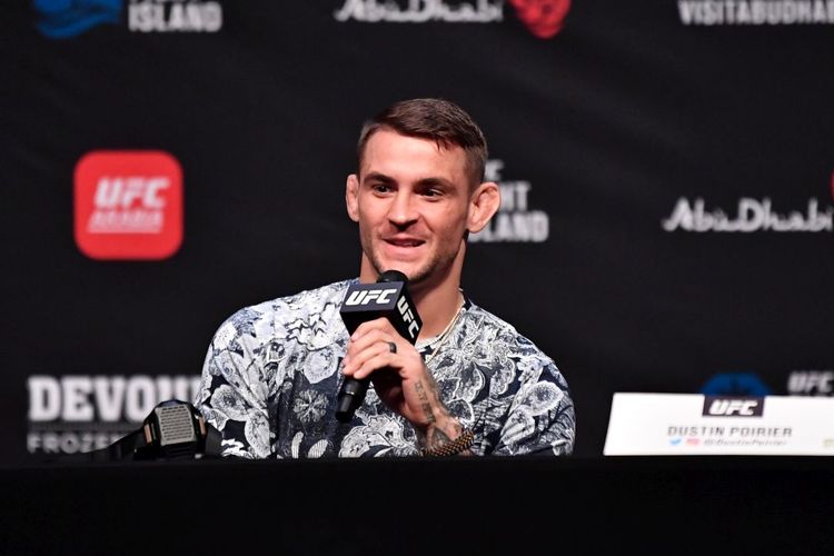 Atlet MMA, Dustin Poirier, berbicara kepada media pada sesi konferensi pers jelang UFC 257 di Fight Island, Abu Dhabi, Uni Emirat Arab pada 21 Januari 2021.