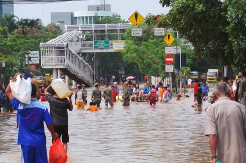 Banjir di Green Garden, Akses Jalan Panjang Putus