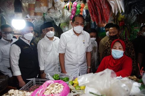 Kunjungi Pasar Wonokromo Surabaya, Mendag Lutfi Sebut Harga Bahan Pokok Masih Stabil