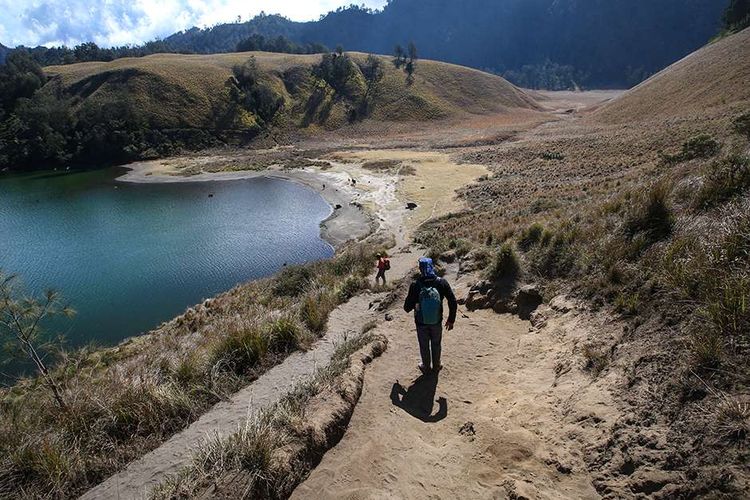 Lanskap Ranu Kumbolo di Gunung Semeru, Lumajang, Jawa Timur, Rabu (18/9/2019).