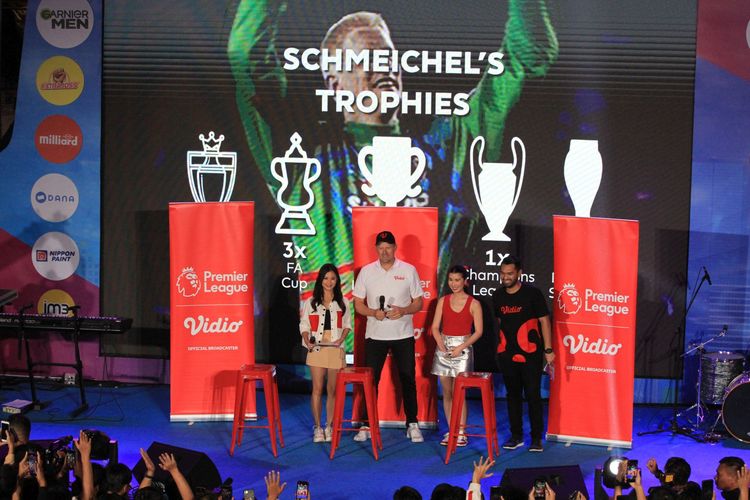 Legenda Manchester United, Peter Schmeichel, menjadi bintang di Premier League Festival yang bergulir di Cilandak Town Square, Jakarta Selatan, pada Sabtu (5/8/2023).