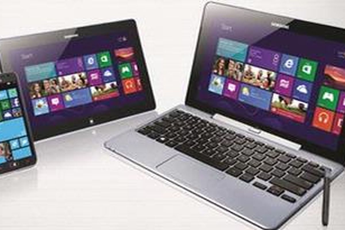 Perangkat mobile keluarga Ativ besutan Samsung. Dari kiri ke kanan: Ativ S, Ativ Tab dan Ativ Smart PC.