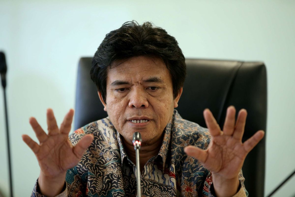 Direktur Jenderal Perhubungan Udara Kementerian Perhubungan, Agus Santoso saat memaparkan perkembangan penerbangan Indonesia di Kantor Kementerian Perhubungan, Jakarta, Jumat (23/3/2018). Dari hasil audit Dewan Organisasi Penerbangan Sipil Internasional (ICAO) pada 2017 lalu performa navigasi Indonesia mendapat nilai sangat baik mencapai 86 persen, berada di atas ratarata global yakni 60,7 persen.