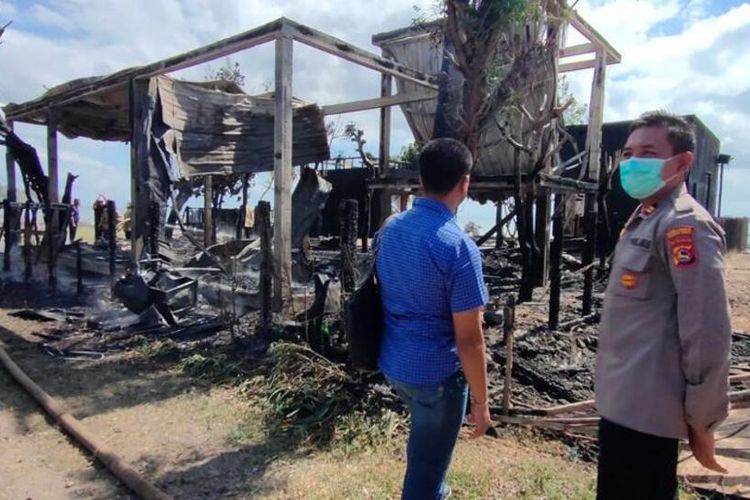 Suasana TKP kebakaran villa di Sekotong Barat, Lombok Barat