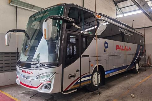 Bus Baru PO Palala, Single Glass Keluaran Karoseri Adiputro