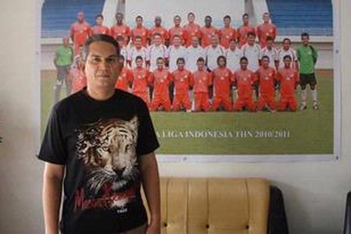 Sekretaris Persija Jakarta, Ferry Indrasyarif.