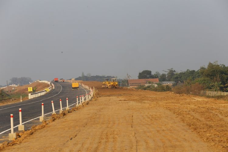 Kondisi jalan di Tol Pemalang-Batang, Jawa Tengah, Sabtu (2/6/2018). Tol tersebut akan difungsionalkan pada arus mudik lebaran 2018.