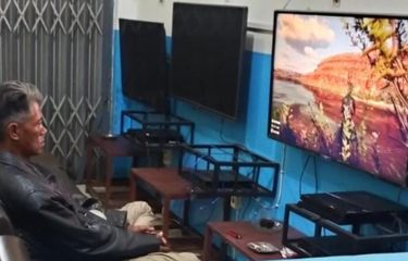 Viral, Video Pria yang Punya 3 Cucu Bermain PlayStation 9 Jam ...