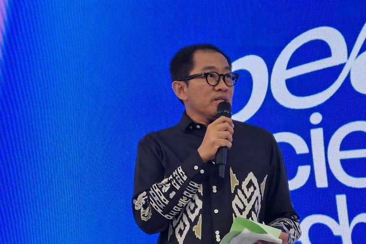 Wakil Menteri Perindustrian RI, Faisol Riza saat menghadiri pembukaan Paragon Beauty Science Tech 2024 di Senayan City, Jakarta Selatan, Kamis (28/11/2024).