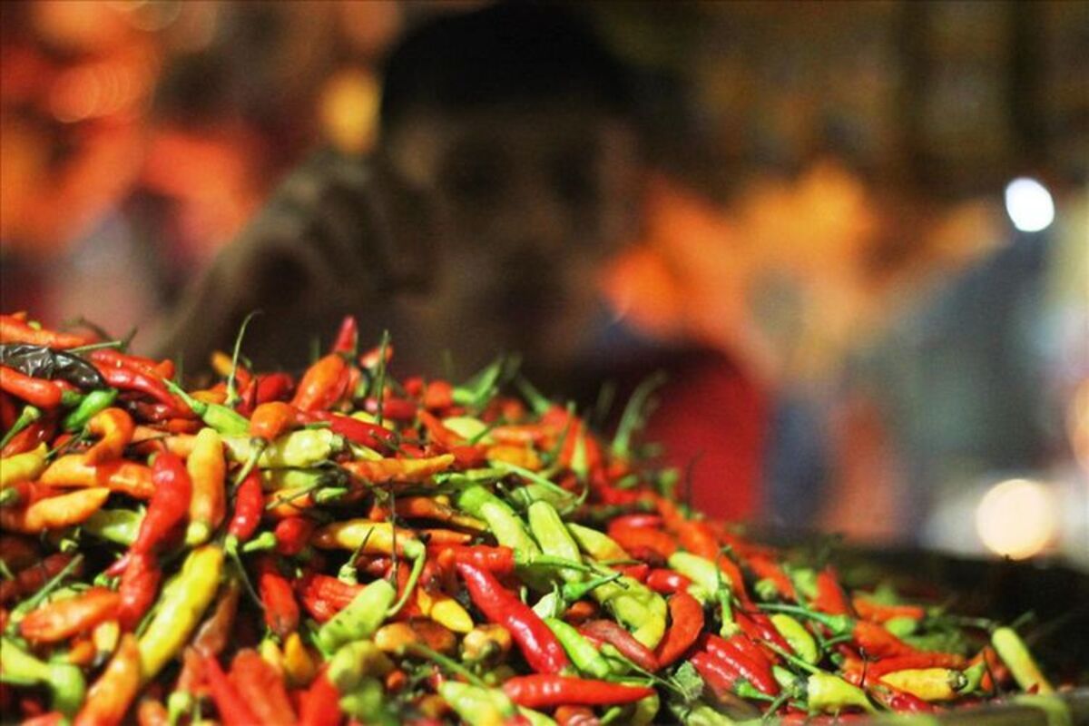 Sejak dua minggu terakhir harga komoditas cabai di sejumlah pasar tradisional di Kabupaten Cianjur, Jawa Barat melonjak drastis. Harganya saat ini dikisaran Rp90 ribu per kilogram