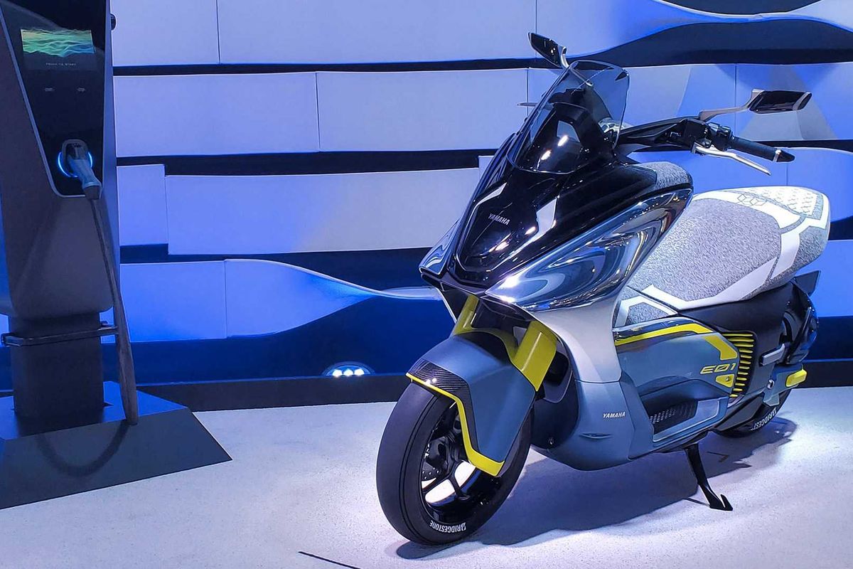 Motor listrik konsep Yamaha E01 di Tokyo Motor Show 2019