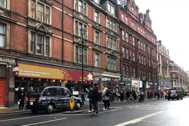 Kawasan Pecinan di London merupakan pusat kuliner Asia.