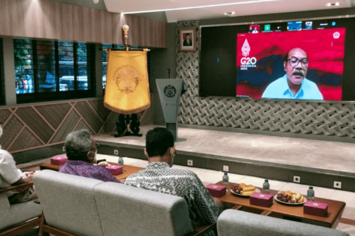 Kementerian Energi dan Sumber Daya Mineral (Kementerian ESDM) bersama Fakultas Teknik Universitas Indonesia (FTUI) menggelar Workshop Inovasi Efisiensi Energi di Smart Meeting Room FTUI, Kamis (17/11/2022).
