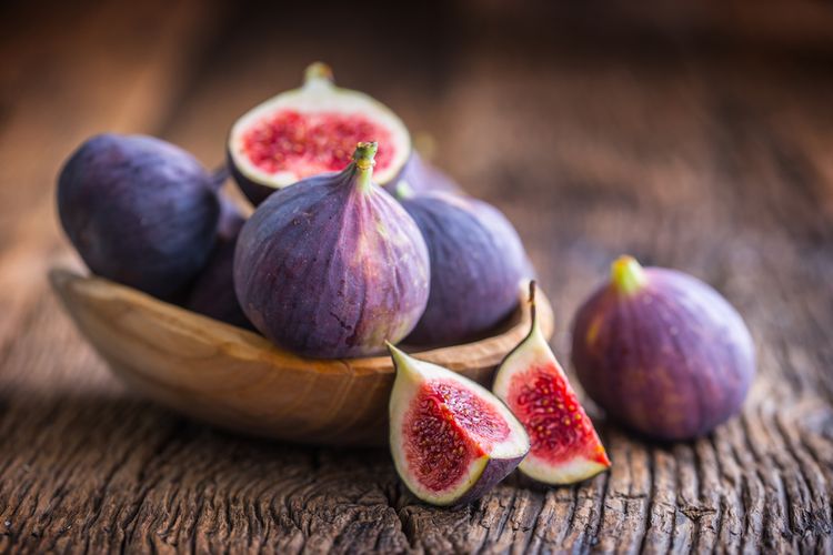 Ilustrasi buah tin atau buah ara. Buah tin adalah buah istimewa yang disebut dalam Al Quran. Manfaat buah tin dikenal sangat baik untuk kesehatan.