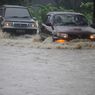 Jangan Asal Terjang Banjir, Efeknya Mesin Mobil Bisa Jebol