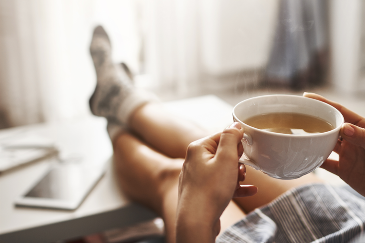 Ahli tak menyarankan minum teh dalam kondisi perut kosong, karena bisa memicu gangguan pencernaan.