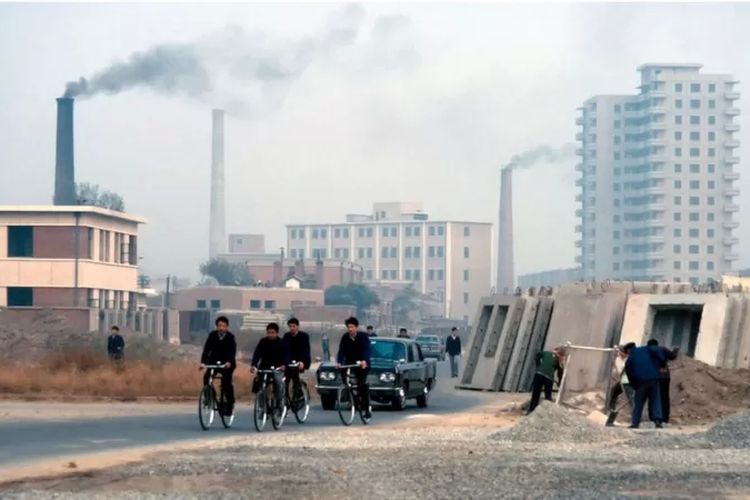 Beijing pada 1982, pada awal modernisasi di negara itu.