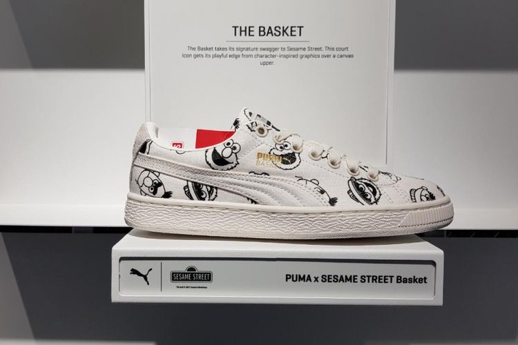 PUMA X SESAME STREET Basket, salah satu koleksi sneaker kolaborasi di Puma Select, Pacific Place Mall, Jakarta.