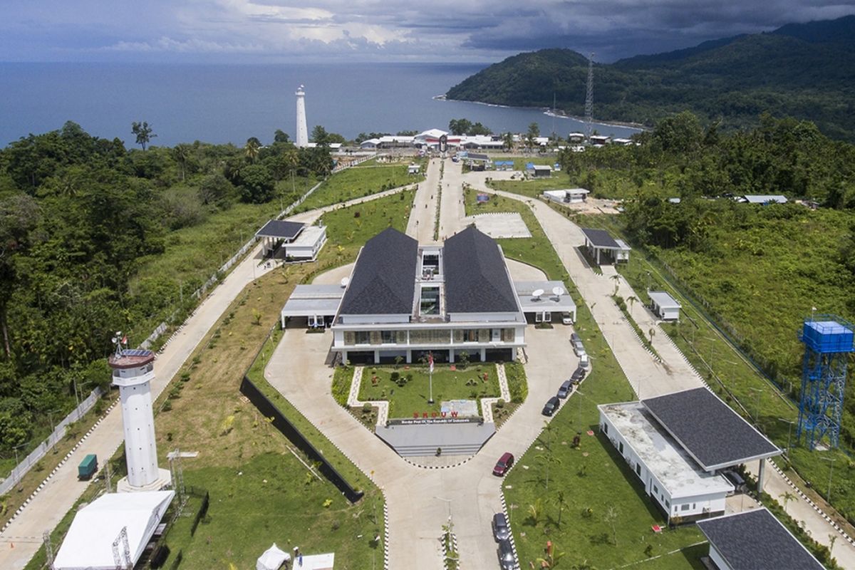Ilustrasi: Foto aerial Pos Lintas Batas Negara (PLBN) Terpadu Skouw di Jayapura, Papua, Selasa (14/11/2017). Desain PLBN Terpadu Skouw di Distrik Muara Tami ini mengadaptasi bentuk bangunan khas Rumah Tangfa dengan ornamen lokal pada sisi luar bangunan.