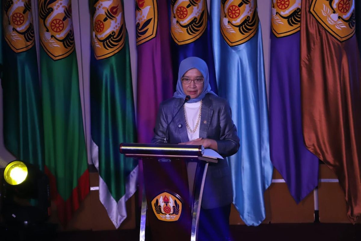 Menteri PANRB Rini Widyantini menegaskan perguruan tinggi memiliki peran strategis dalam menyiapkan talenta digital ASN melalui kolaborasi dengan pemerintah dan penguatan kompetensi masa depan.