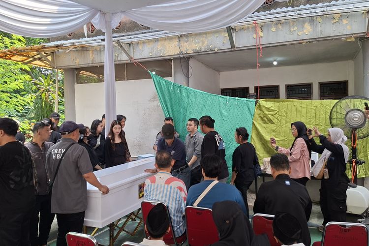 Suasana Rumah Duka Temon, Pelayat Mulai Berdatangan
