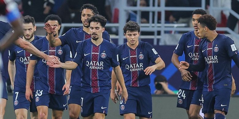 Momen selebrasi gol Khvicha Kvaratskhelia dalam pertandingan sepak bola final Piala Interkontinental FIFA 2025 antara PSG vs Flamengo di Stadion Ahmad bin Ali di Al Rayyan di pinggiran Doha pada 17 Desember 2025. (Foto oleh Karim JAAFAR / AFP)