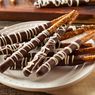 Resep Stik Cokelat, Adonannya Pakai Kacang Mete Cincang