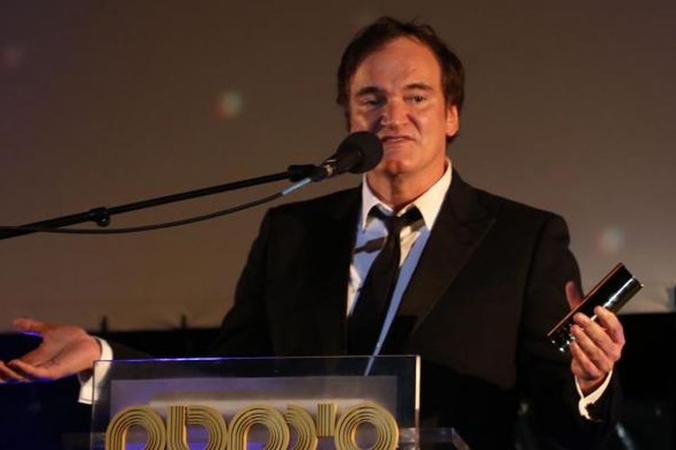 Sutradara AS peraih piala Oscar Quentin Tarantino menyampaikan kalimat sambutan sesudah menerima penghargaan pengabdian seumur hidup dalam Jerusalem Film Festival 2016 pada 7 Juli 2016 waktu setempat. 