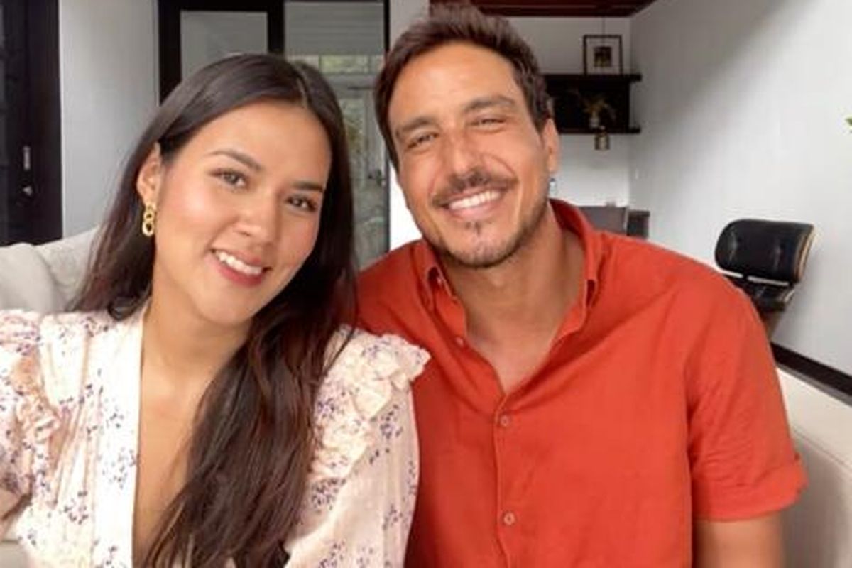 Pasangan Hamish Daud dan Raisa dalam acara talkshow virtual yang digelar Good Doctor (24/7/2021).