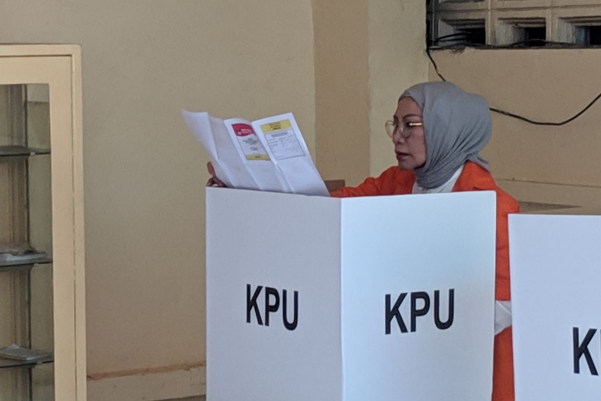 Ratna Sarumpaet Memilih di TPS 15 dari dalam Rutan Polda Metro Jata